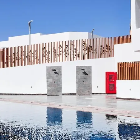 Ground Floor 2 Bedroom In Sholan 2 With Direct Pool Access
